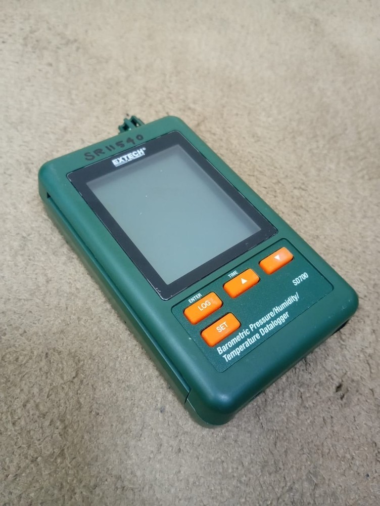 Extech / Barometric Pressure/Humidity/Temperature Datalogger / SD700