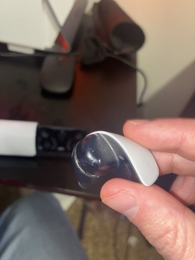 Pluse Explore Earbuds Case And Right Head Phone