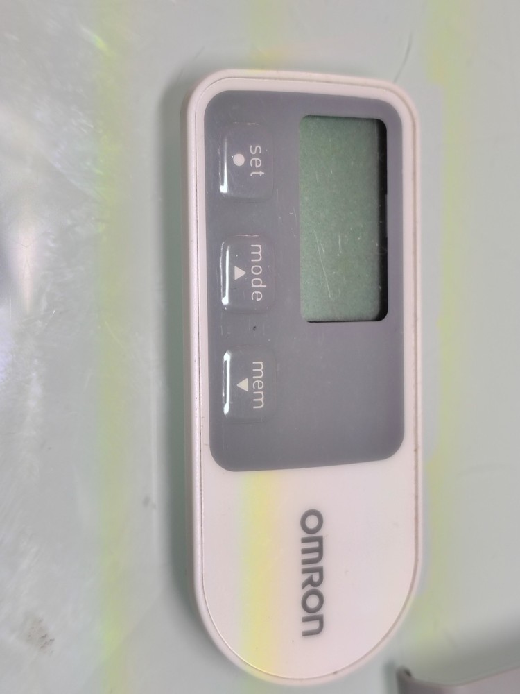 Omron HJ-320 Tri-Axis Pedometer Step Counter w/ Holder