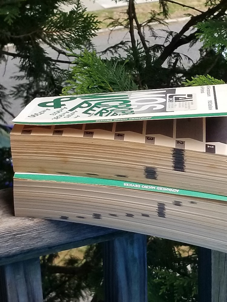 2 VINTAGE ELECTRONICS BOOKS DATA AMD 1985 BIPOLAR AND MOS MICROPROCESSORS