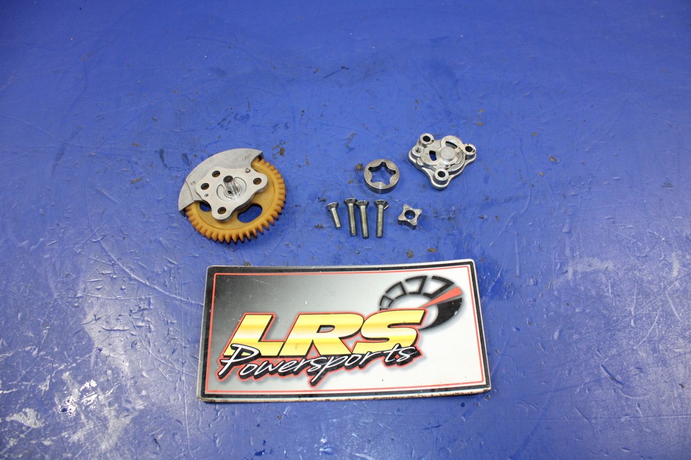 1982 YAMAHA XT200 XT 200 ENGINE MOTOR OIL PUMP