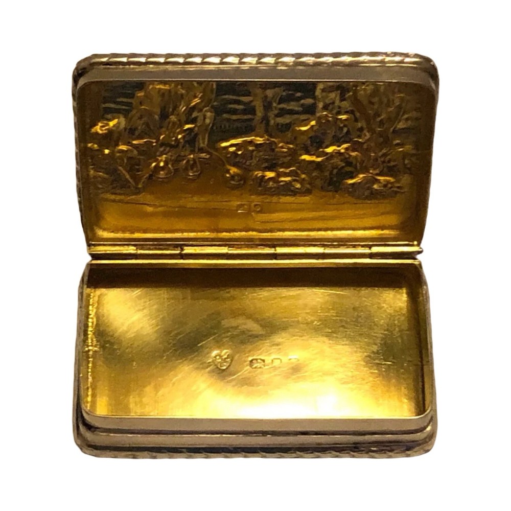 A Good Quality Solid Silver Snuff Box , London c1960 (F2103)