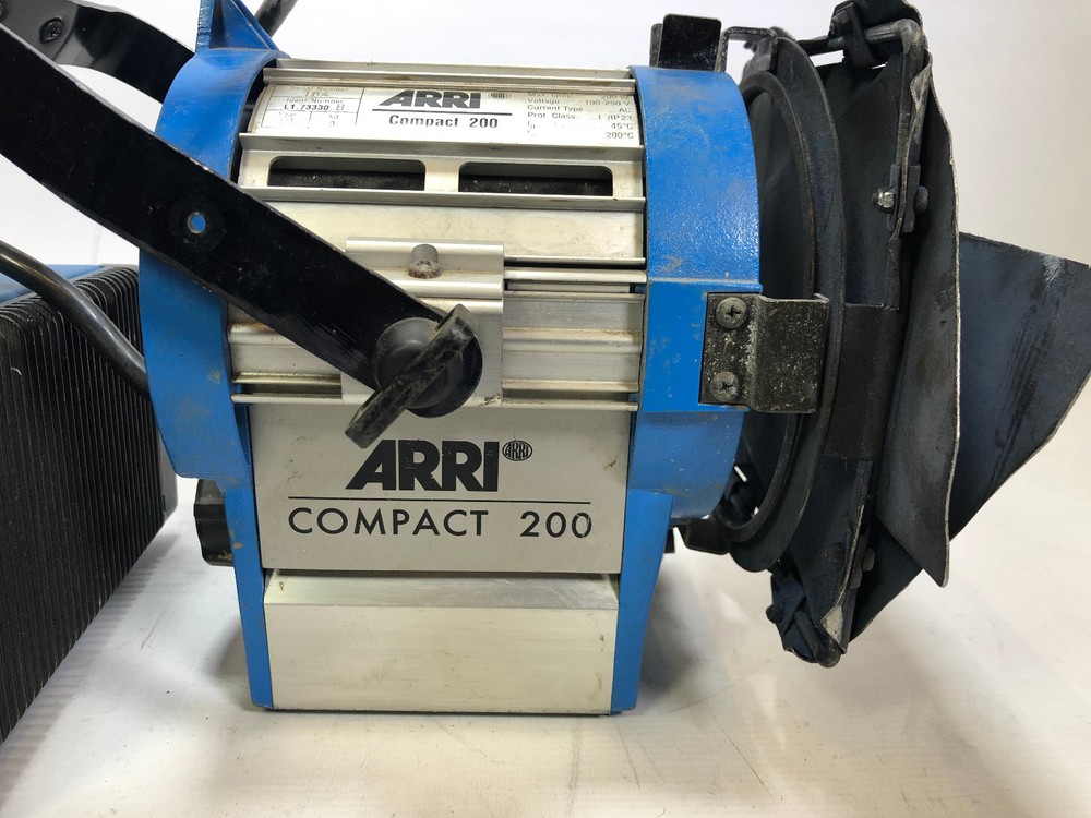 Arri compact 200w HMI lighting kit