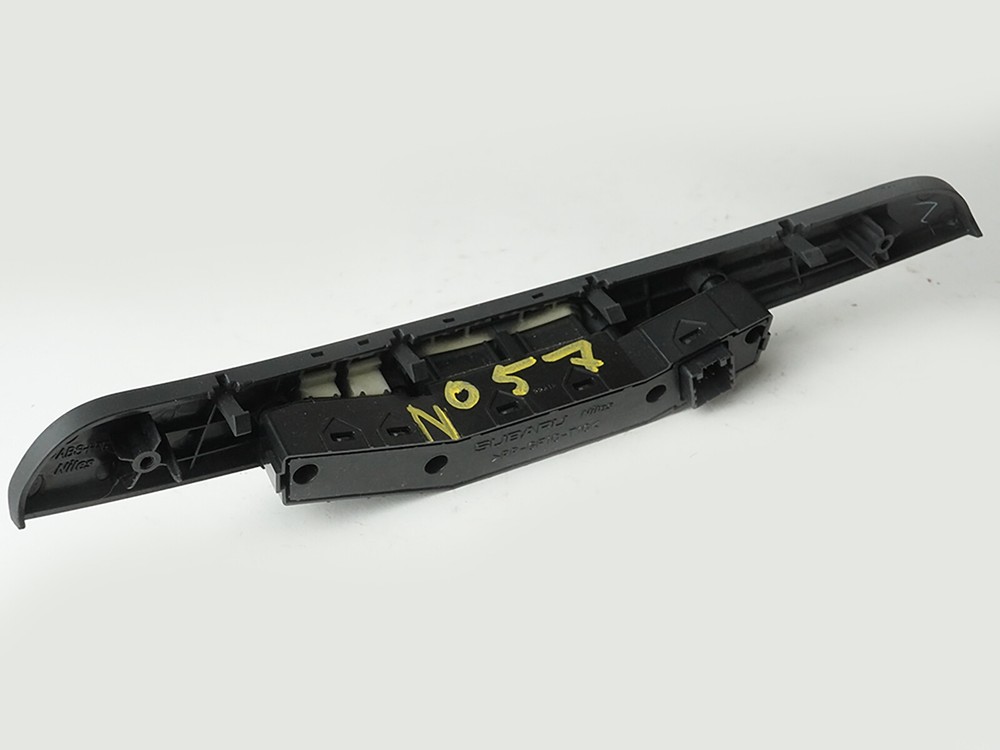 2004 - 2008 Chrsyler Pacifica Audio Information Control Switch Bezel OEM