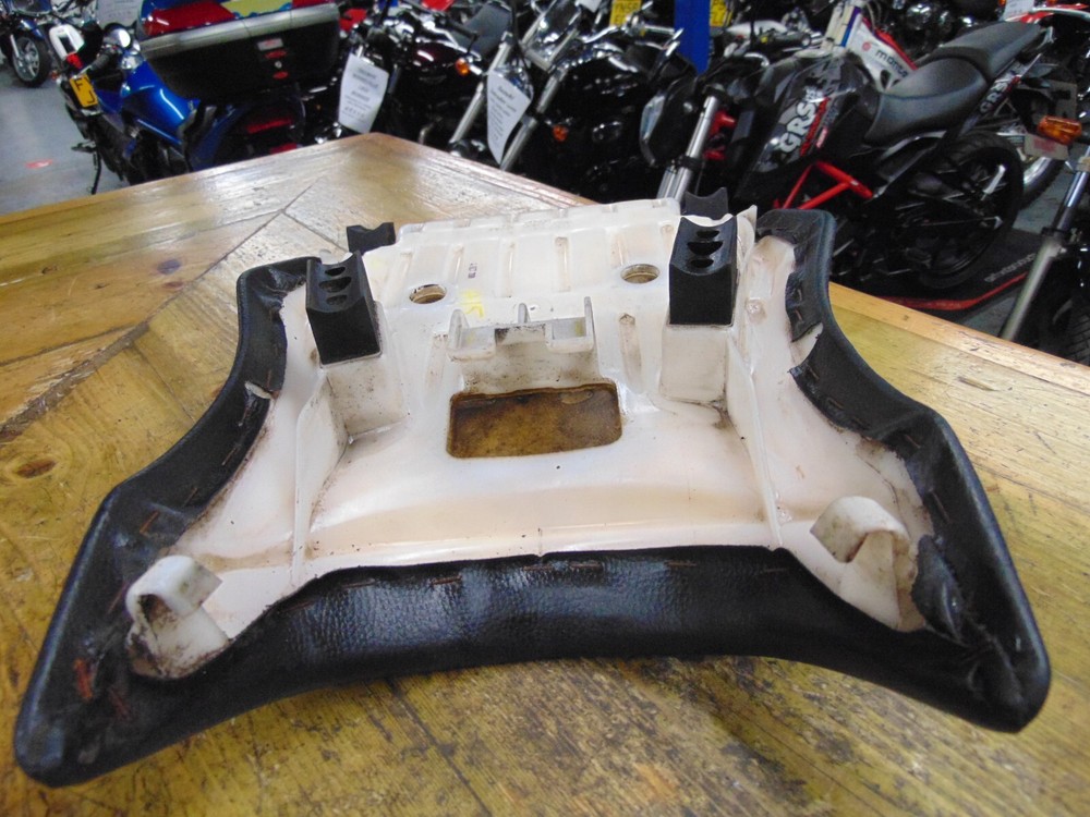 HONDA CBF125 08-14 FRONT SEAT