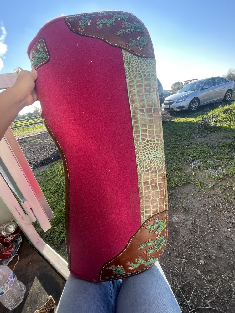 Pink Saddle Pad only used 2 or 3 time