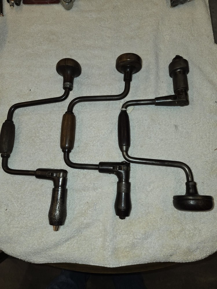 LOT OF THREE BIT BRACES