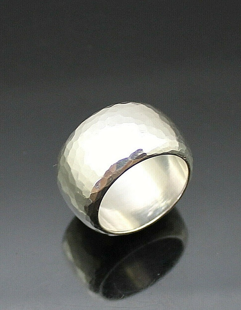 DAZZLING HIGH POLISHED HAMMERED FINISH SOLID STERLING SILVER BAND RING SIZE 7
