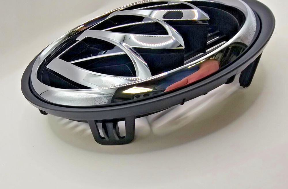 2012-2015 Buick Verano Front Chrome Tri-shield Emblem new 20913792