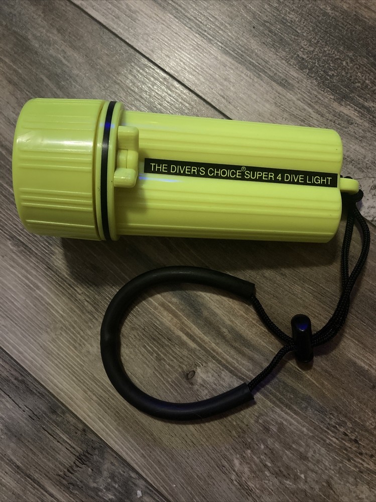 The Diver’s Choice Super 4 Dive Light Yellow With Wrist strap