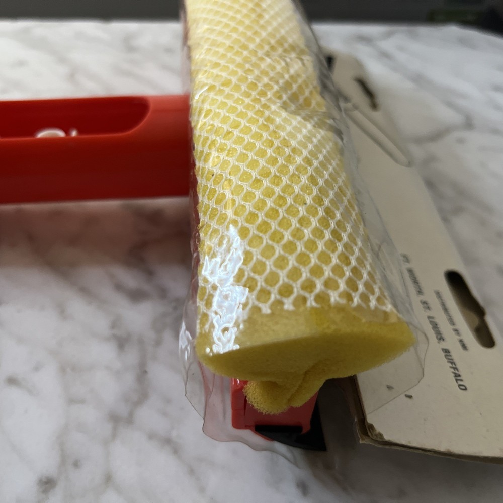 Stonebridge Squeegee with Sprayer 8in Rubber Blade