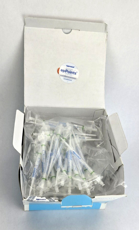 EPPENDORF 2.5 mL Combitips Advanced Pipette Tips Box of 100 Sealed