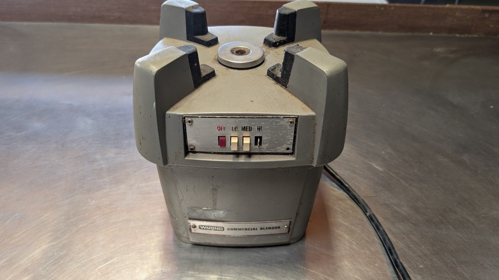Waring Blender CB6 Good Motor 33BL22  Missing High Button And Top Connector