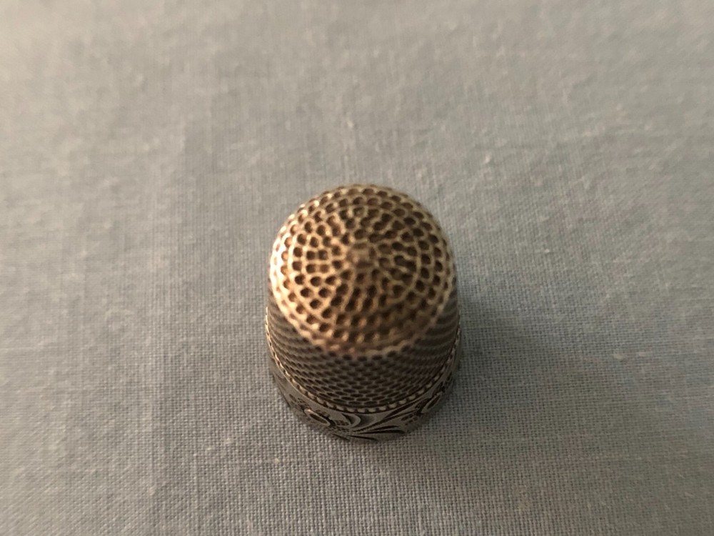 Waite Thresher Silver Thimble #7 Floral Border