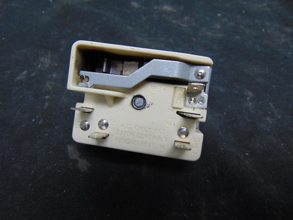 Hotpoint Range RB755GT5WH Surface Element Control Switch WB23K5027