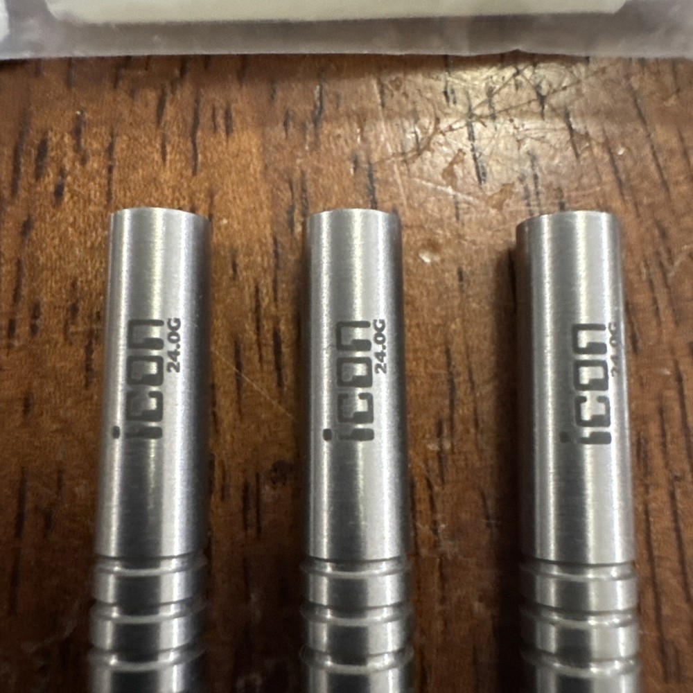Datadart Icon Darts. 24 Gram. With Accessories.