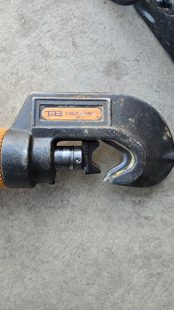 Manual hydraulic tool TMB8