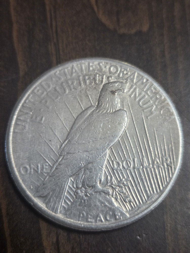 1922 S peace dollar circulate it from San Francisco MINT