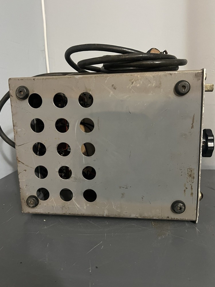 Hewlett Packard 400C AC Voltmeter Analog Meter 115v