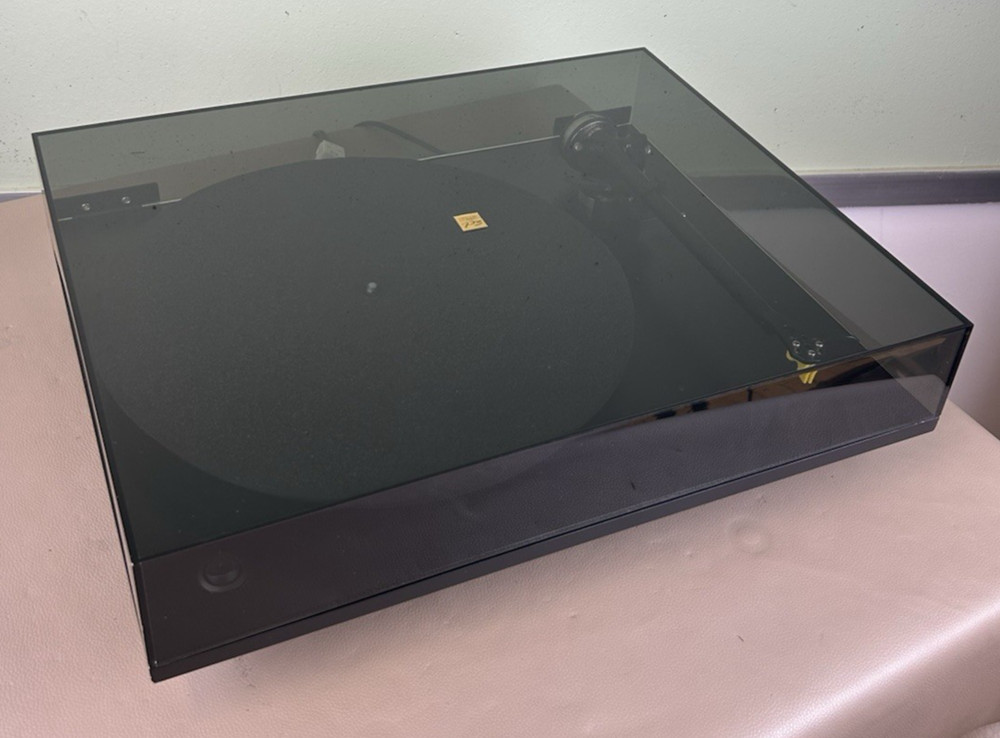 REGA P3 TURNTABLE NICE