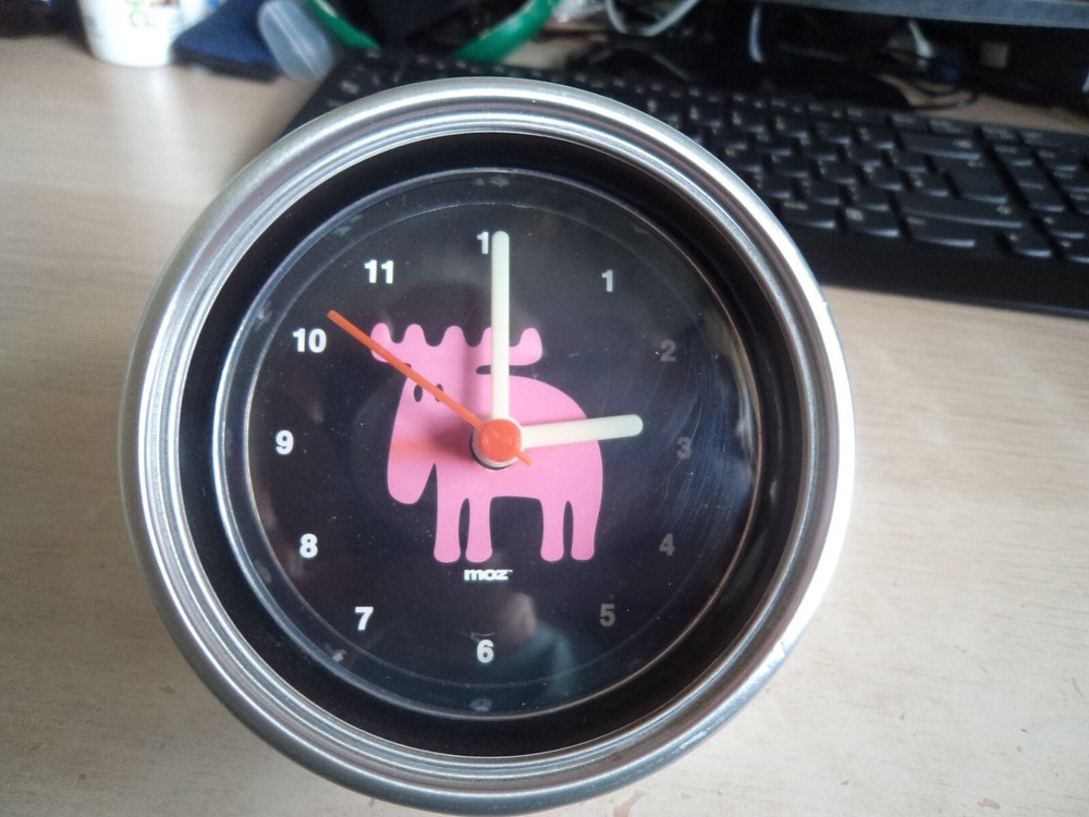 pink moose clock-quartz battery