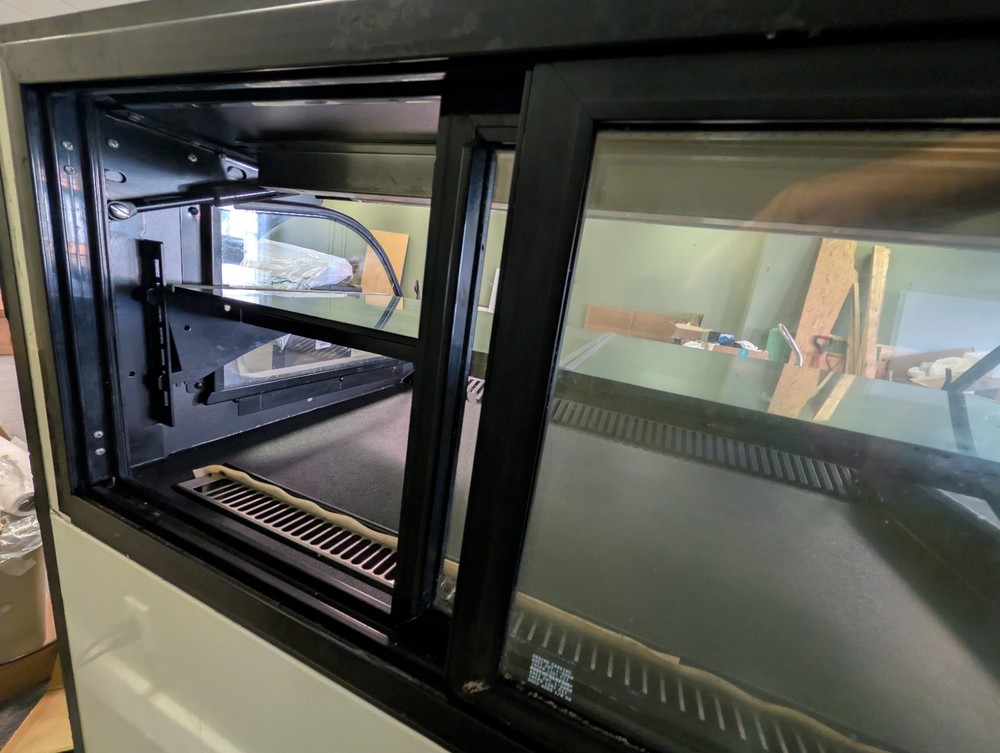 Structural Concepts Encore Refrigerated MODEL HOU3852R Self Serv Dual Zone
