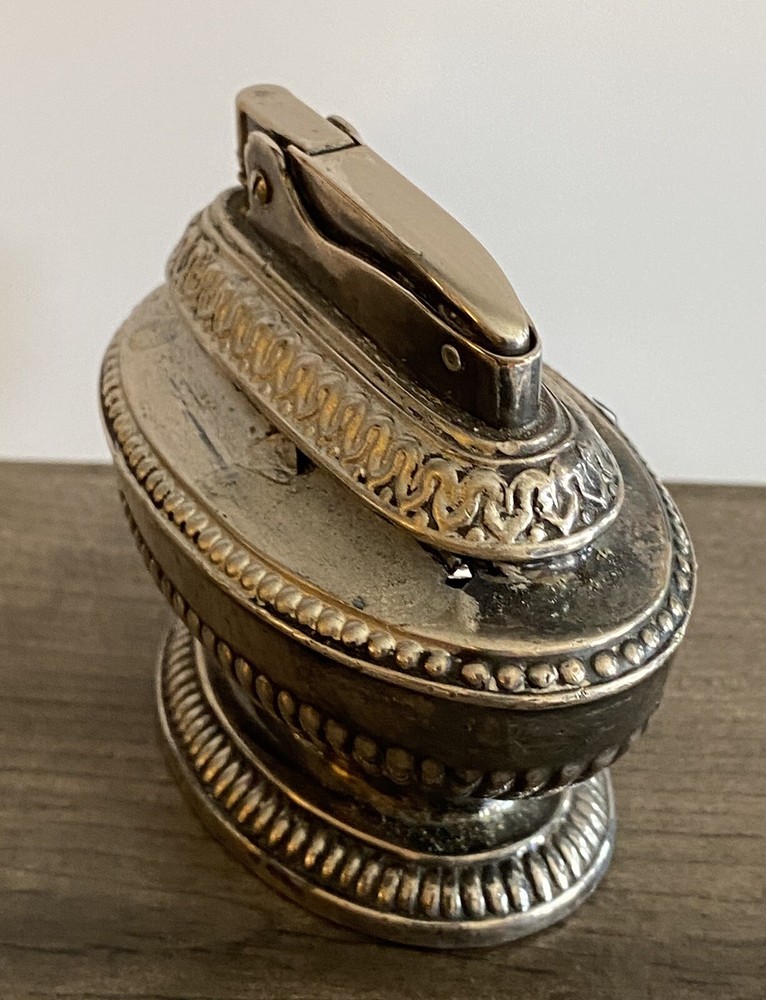 Vintage Ronson Queen Anne Table Lighter