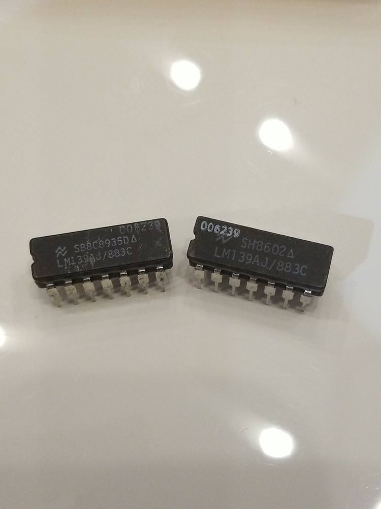 LM139AJ / DIP / 2 / PIECES (qzty)