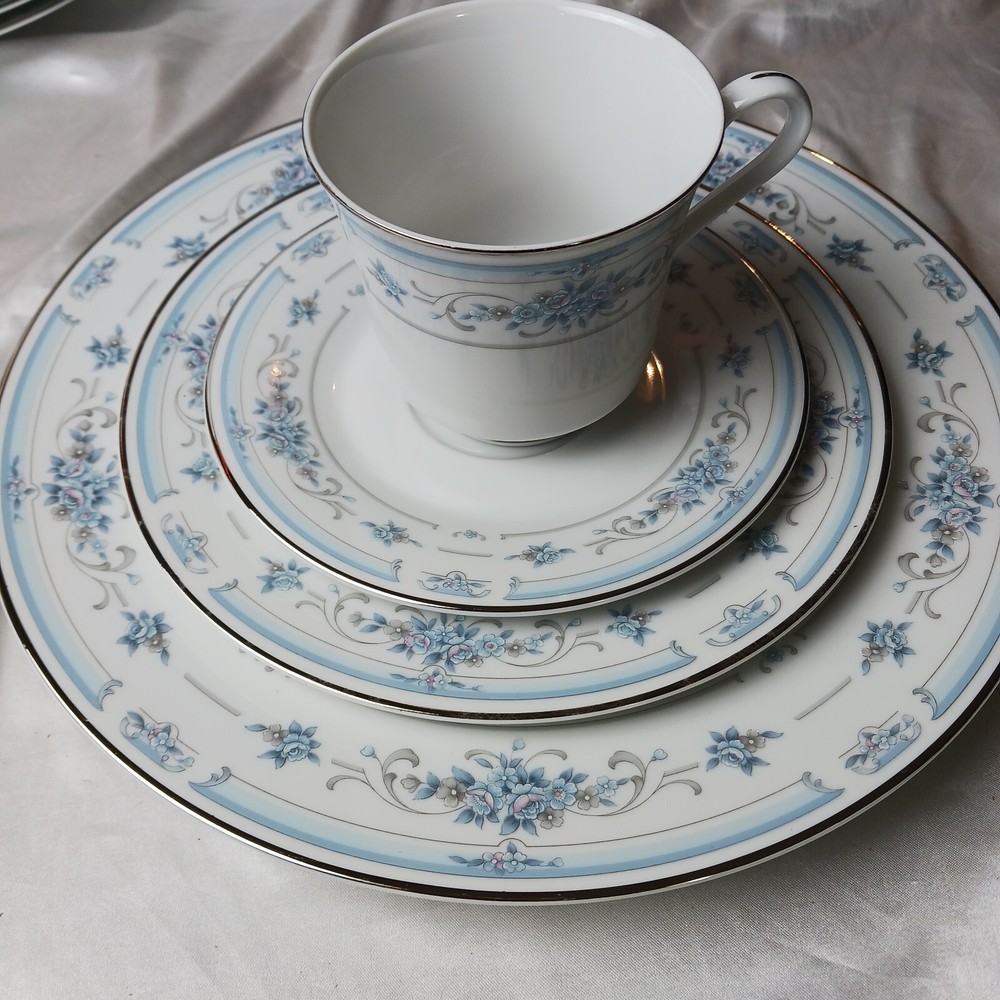 NITTO CLARIDGE PLACE SETTING FOR 4 (16 PIECES)