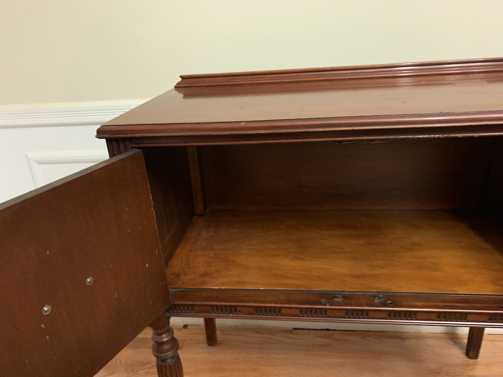 Antique Chippendale Style Mahogany Sideboard Buffet Cabinet Server