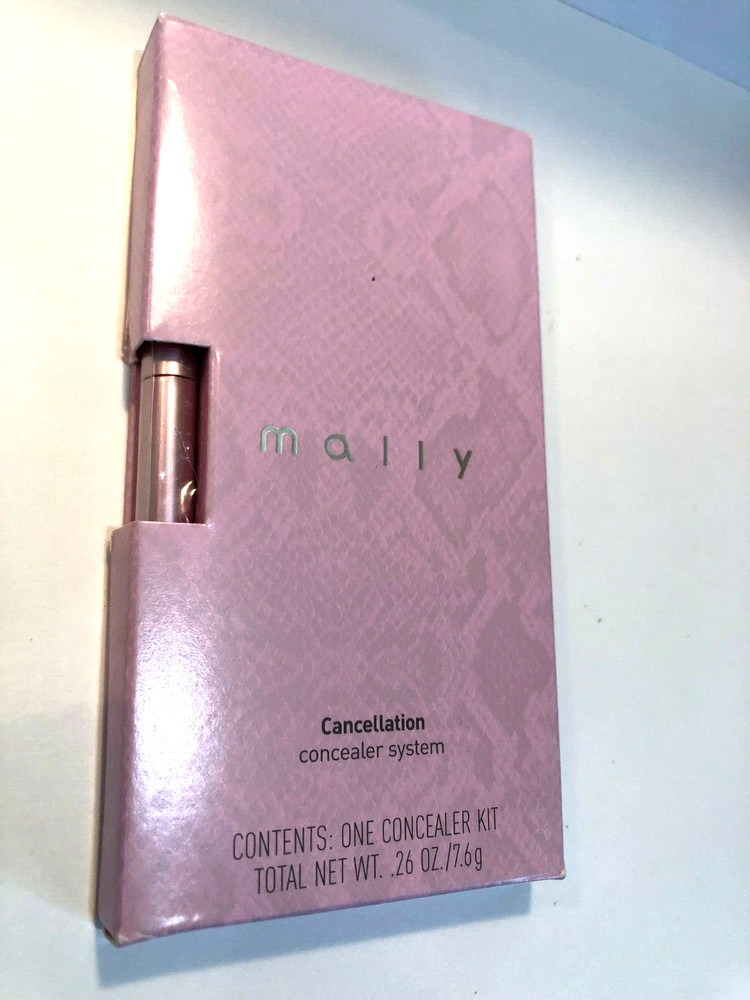 MALLY Cancellation Concealer System - LIGHT/MEDIUM & BRUSH (NEW IN BOX)