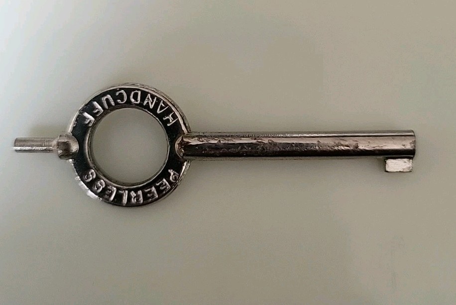 Peerless Model 4100 Standard Handcuff Key, Nickel