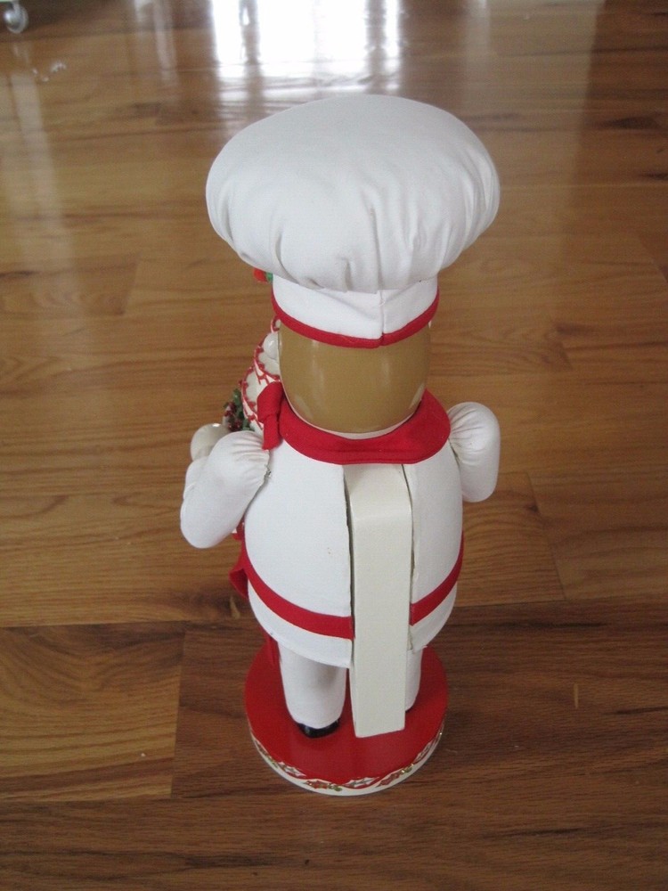 Nutcracker Village 2005 Baker 14" No Box