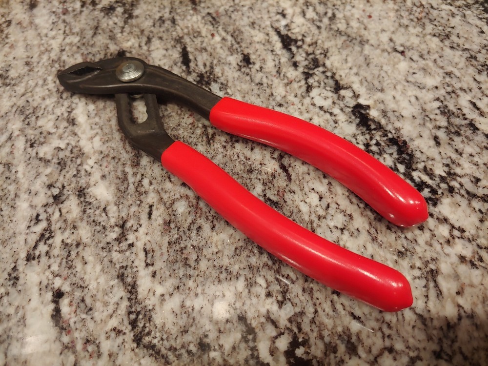 Mac Tools 7” Adjustable Joint C.S.T. Pliers