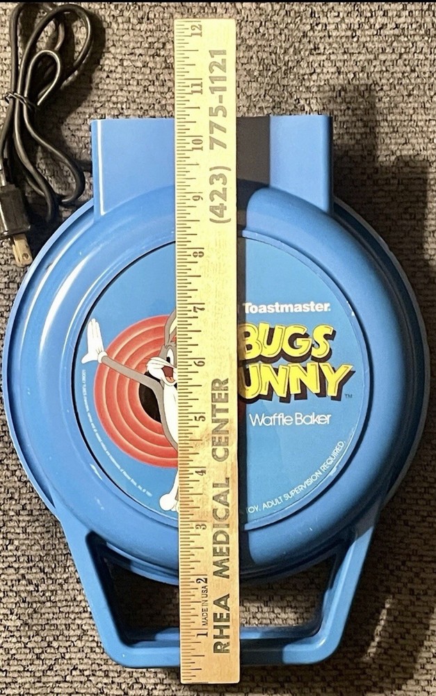 Vintage 1991 Toastmaster Bugs Bunny Waffle Baker