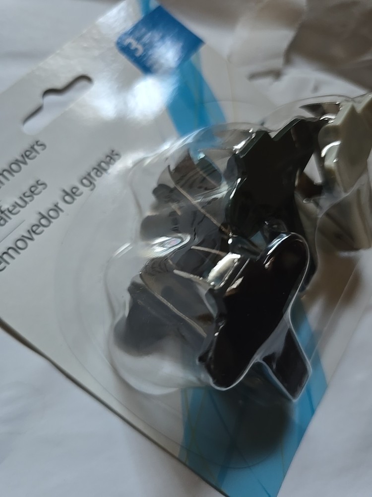 New Sealed Office Max 3 Count Pack Staple Removers Assorted Colors