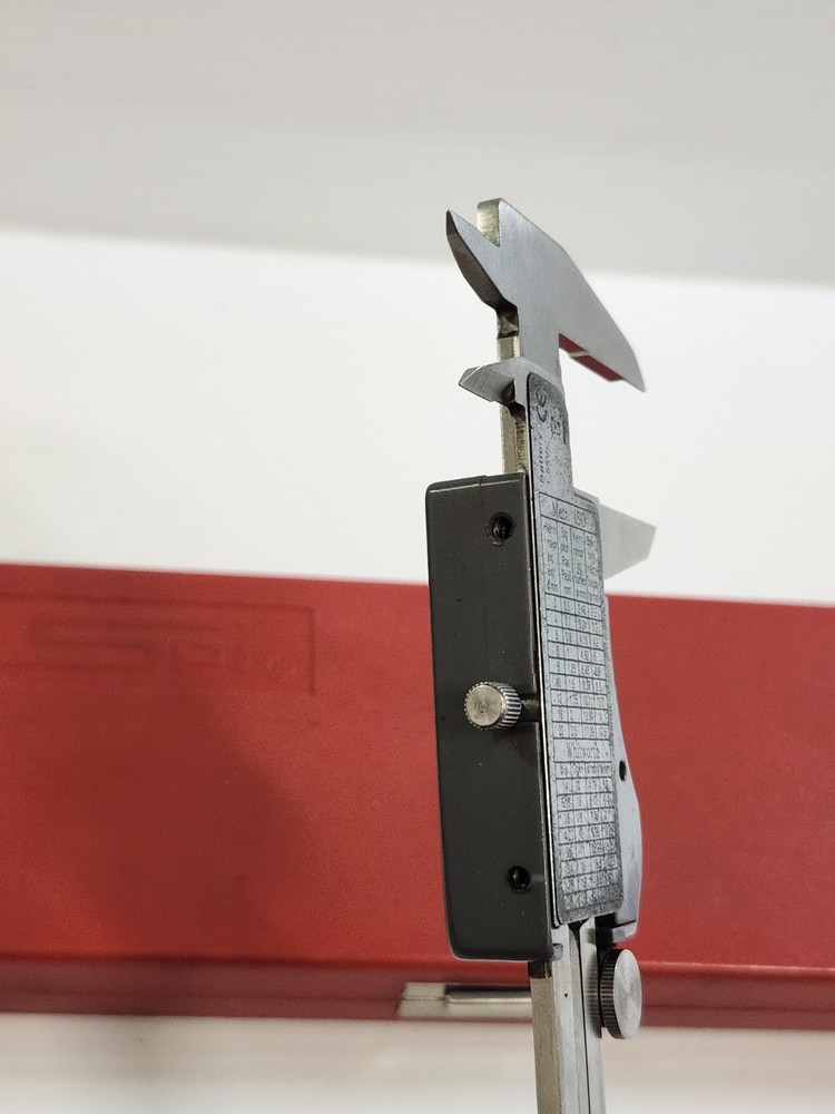 SPI 6 INCH DIGITAL CALIPERS 14-792-6