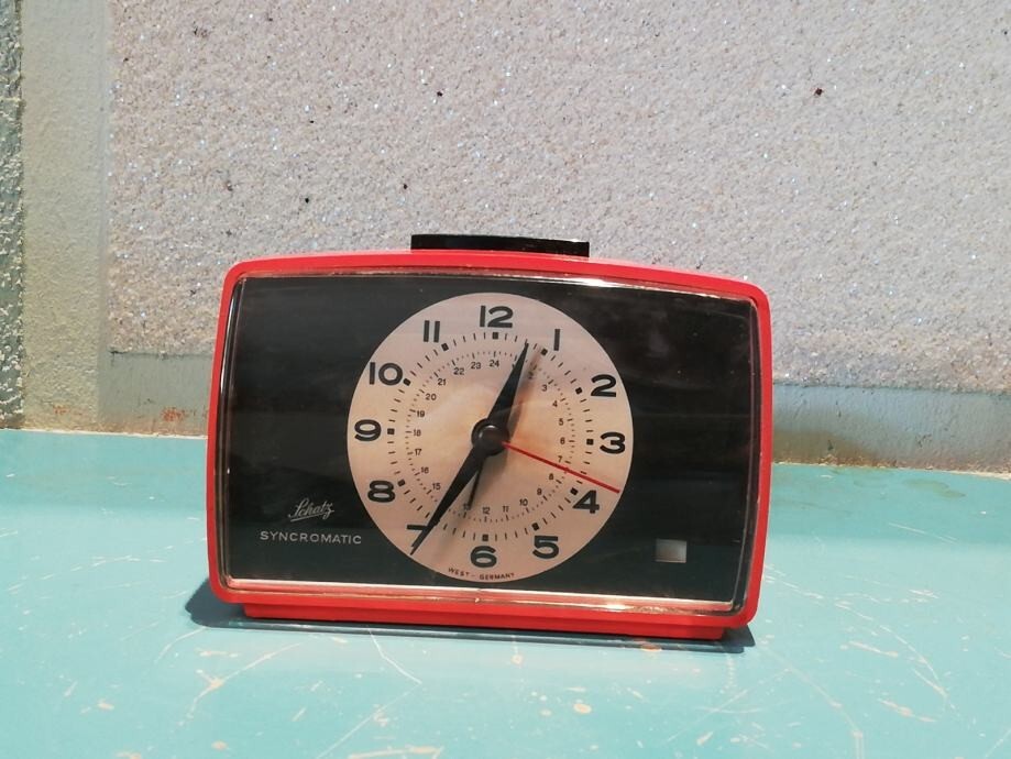 Space age electric table clock Schatz, Germany, 1970s