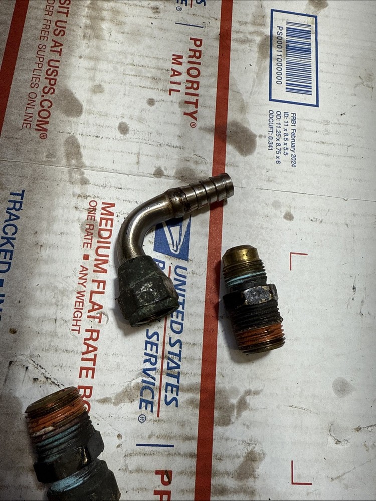 Volvo Penta engine oil system connectors
