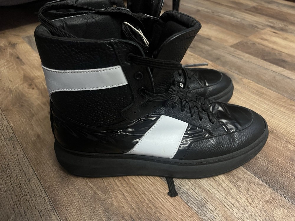 They are leather boots from Italy.