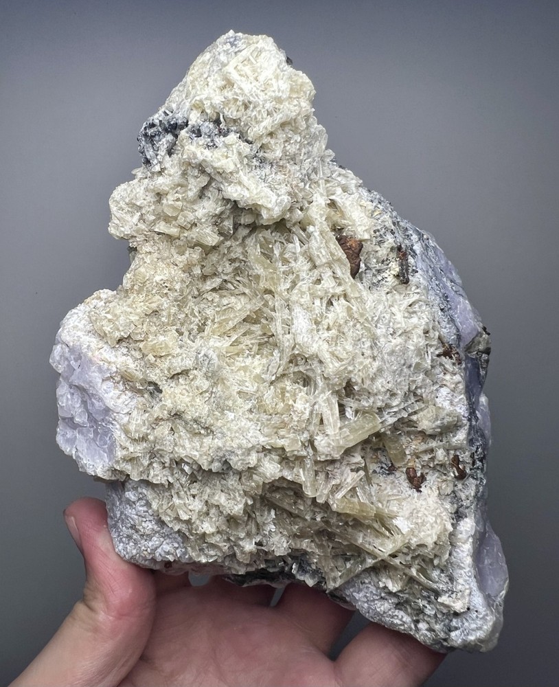 1086 Gr. Fluorescent Strong Persistent Phosphorescence Hackmanite W/ Richterite