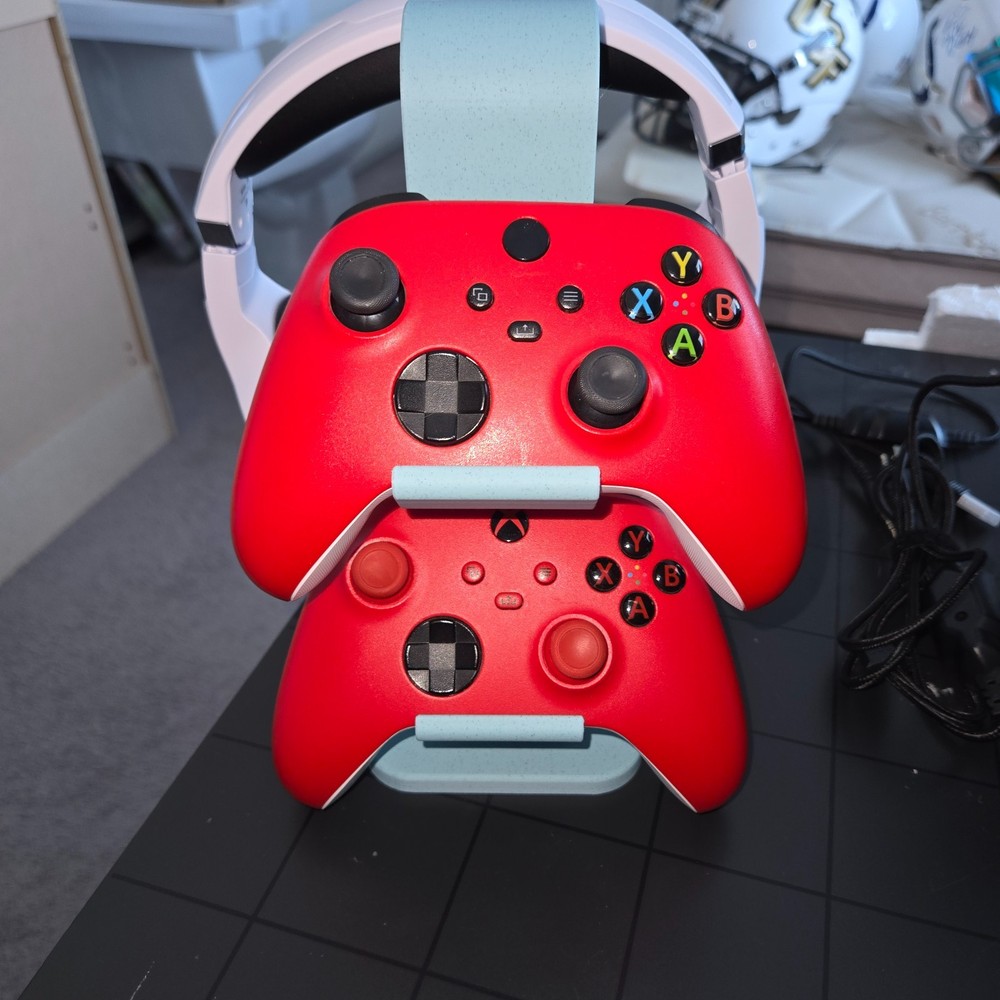 Gaming controller and headphone standing holder