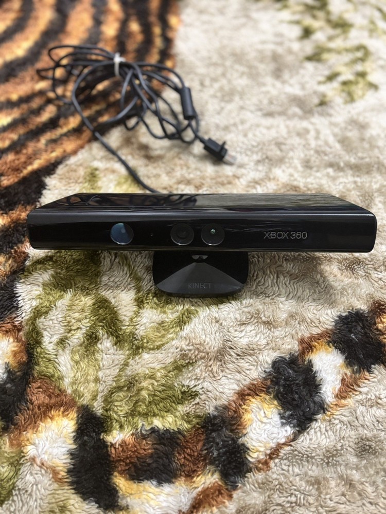 Xbox 360 Kinect model 1414 Black 06/24/2007