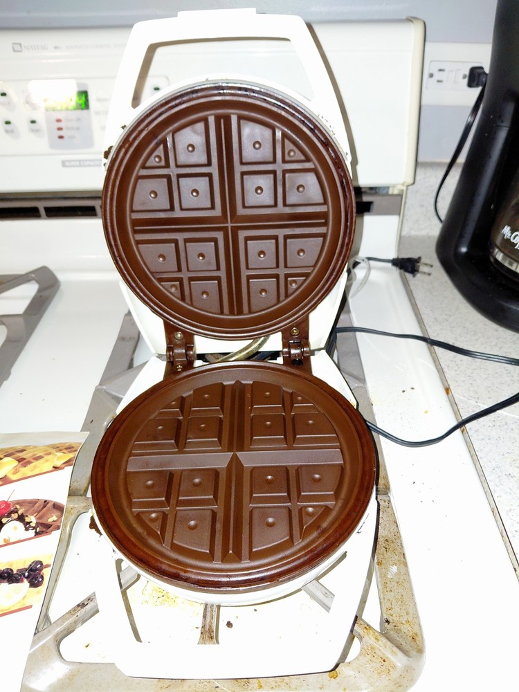 Vintage Oster Belgian Waffle Maker Tested