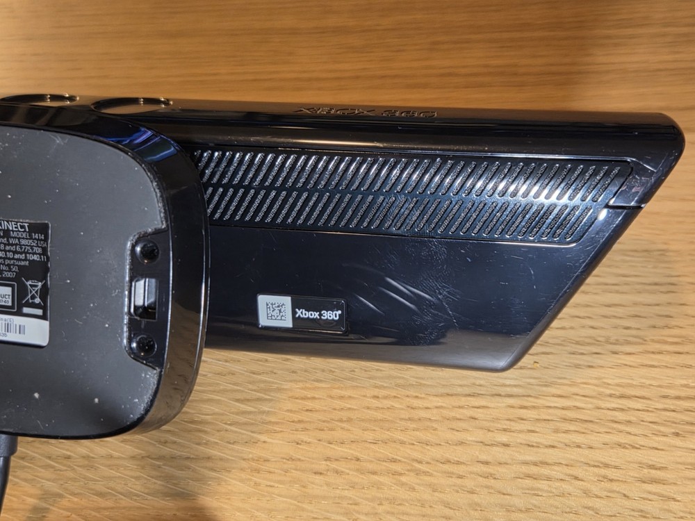 Official Microsoft Xbox 360 Kinect Motion Sensor Bar! ~ Works Great! Fast Ship!