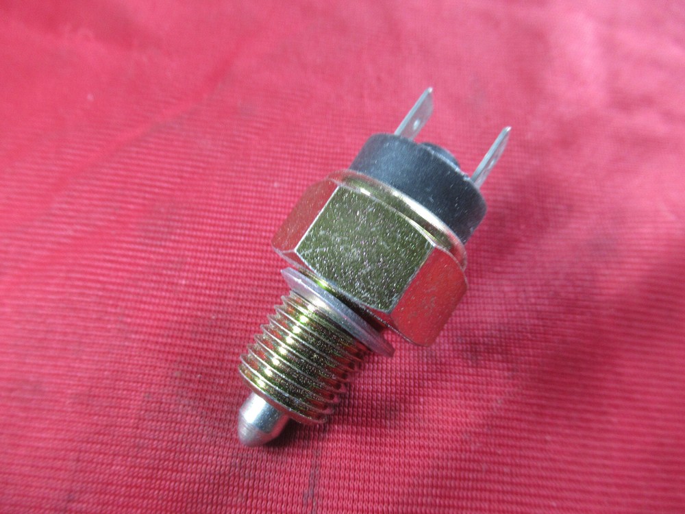 Alfa Romeo Type 105/115 Reverse Light Switch 105141353401 NEW