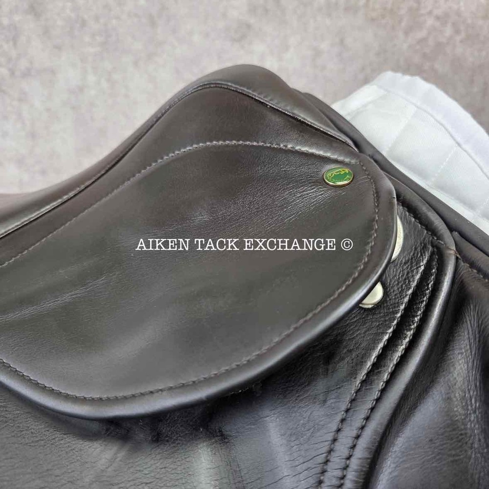 2017 County Solution Jump Saddle, 17.5" Seat, Narrow Tree (Read Description)