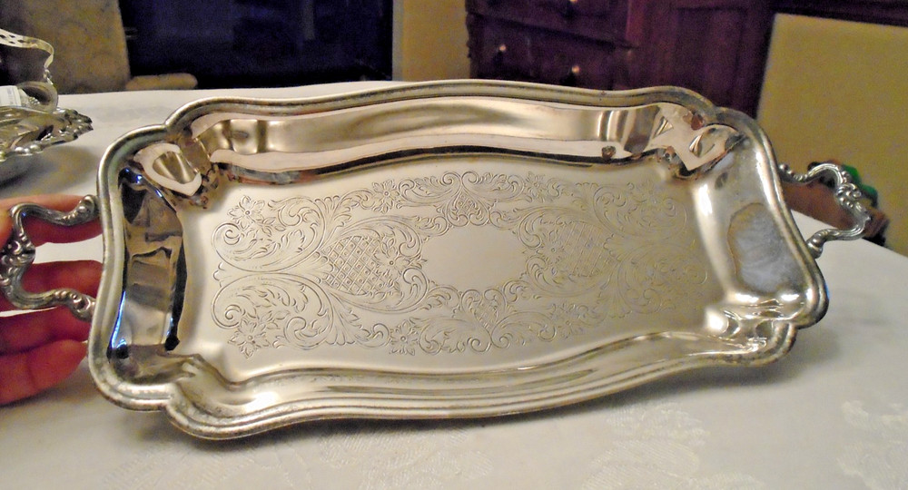 VTG Meriden Silverplate Rectangular Footed Serving Dish 14" Lx2Hhx6"W Preowned