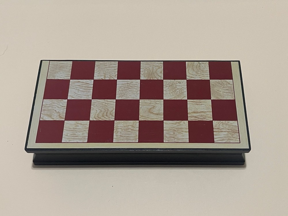 CHESS SET w/ locking device - TRAVEL - STOCKING STUFFER