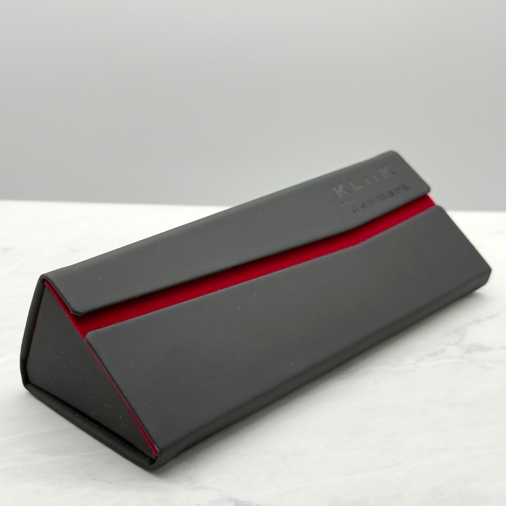 Kliik Denmark Black Tri Fold Triangle Shape Case Red Inner Lining Cleaning Cloth